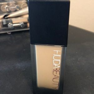 Huda beauty fauxfilter foundation